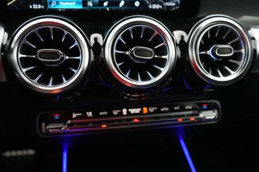 Mercedes GLB 180 — photo 23