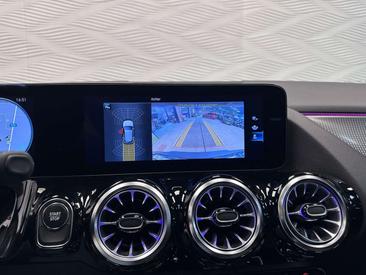 Mercedes EQA 250 — photo 26