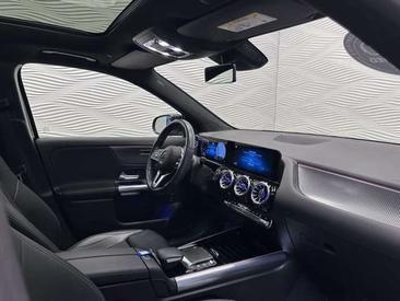 Mercedes EQA 250 — photo 29