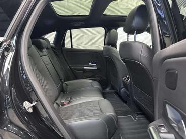 Mercedes EQA 250 — photo 30