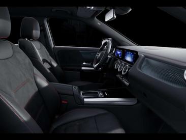 Mercedes EQA 250 — photo 9