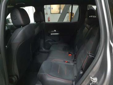 Mercedes GLB 200d — photo 12