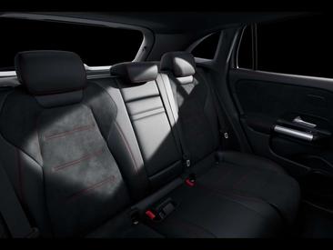 Mercedes EQA 250 — photo 10