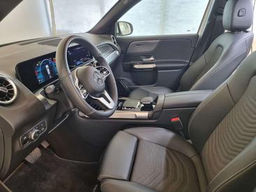 Mercedes GLB 220 D — photo 24
