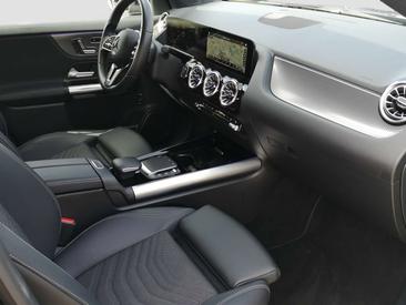 Mercedes EQA 250 — photo 15