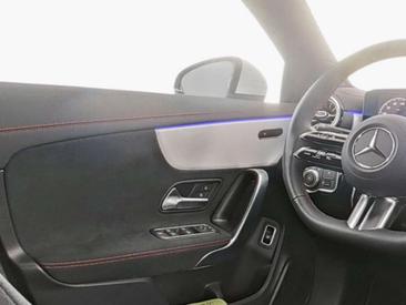 Mercedes CLA Berline 200 — photo 4
