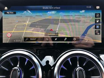 Mercedes EQA 250 — photo 8