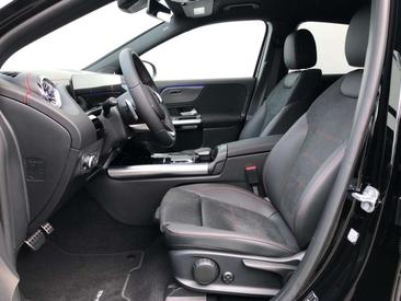 Mercedes EQA 250 — photo 11