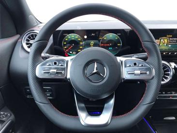 Mercedes EQA 250 — photo 14