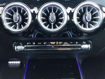 Mercedes EQA 250 — photo 17