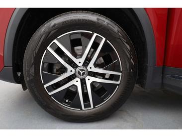 Mercedes GLA 200 — photo 17