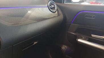 Mercedes GLA 180 — photo 26