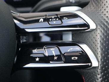 Mercedes GLA 250e — photo 19