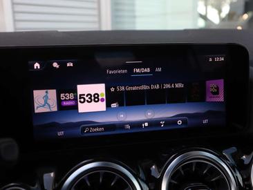 Mercedes GLA 250e — photo 24