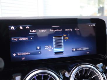 Mercedes GLA 250e — photo 27