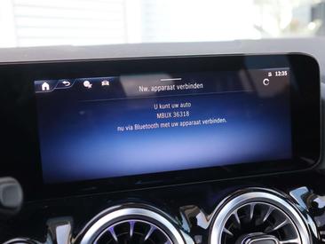 Mercedes GLA 250e — photo 28