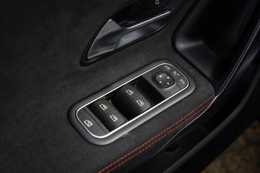 Mercedes CLA Berline 180 — photo 23