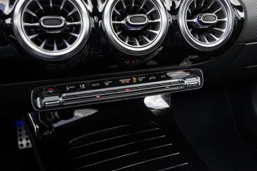 Mercedes CLA Berline 180 — photo 43