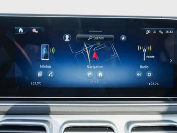 Mercedes GLE 300 Night Edition — photo 16