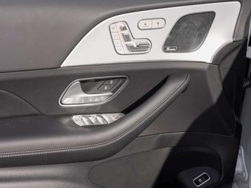 Mercedes GLE 300 Night Edition — photo 17