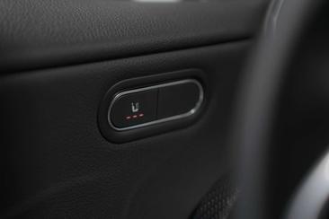 Mercedes CLA 180 — photo 16