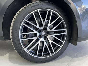 Porsche Macan — photo 3