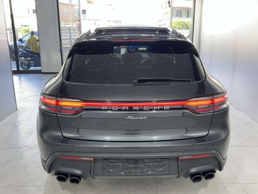 Porsche Macan — photo 6