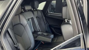Porsche Macan — photo 8