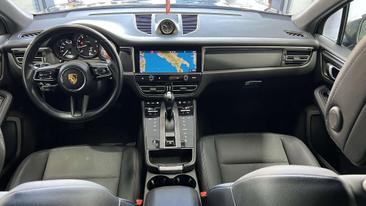 Porsche Macan — photo 9