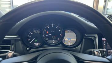 Porsche Macan — photo 13