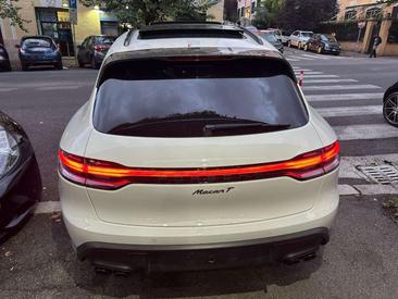 Porsche Macan — photo 7