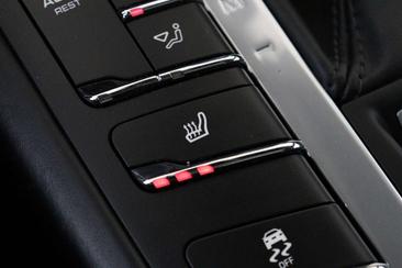 Porsche Macan I GTS — photo 26