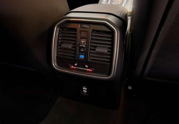 Porsche Macan — photo 15
