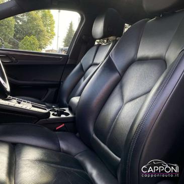 Porsche Macan — photo 8