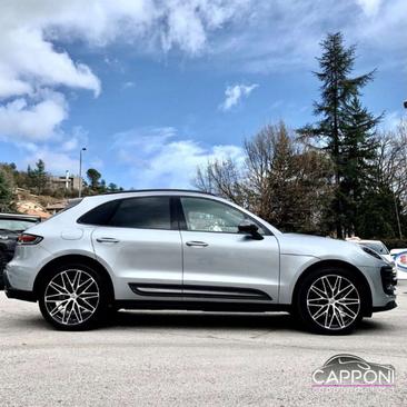 Porsche Macan — photo 2