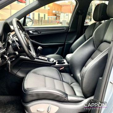 Porsche Macan — photo 8