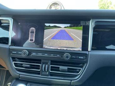Porsche Macan I S — photo 10