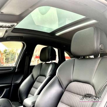 Porsche Macan — photo 11