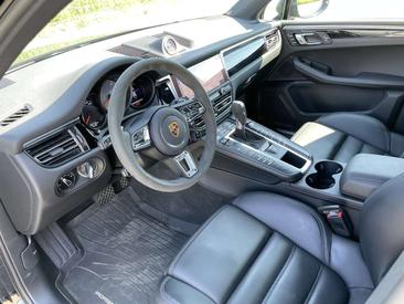 Porsche Macan I S — photo 13