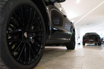 Porsche Macan I S — photo 11