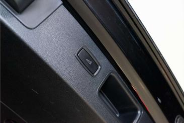 Porsche Macan I S — photo 18