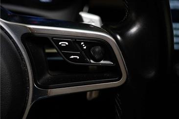 Porsche Macan I S — photo 29