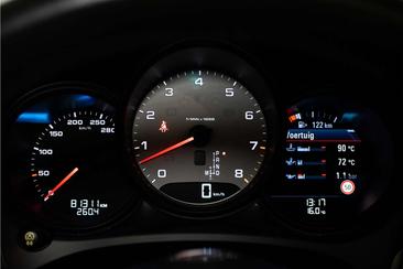 Porsche Macan I S — photo 30