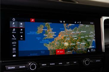Porsche Macan I S — photo 39