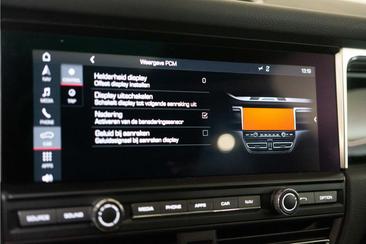 Porsche Macan I S — photo 43