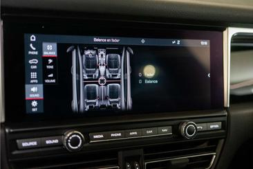 Porsche Macan I S — photo 45