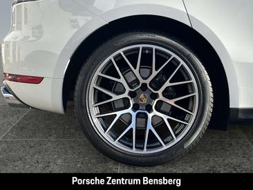 Porsche Macan — photo 10