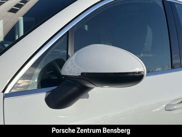 Porsche Macan — photo 15