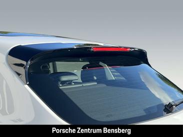 Porsche Macan — photo 16