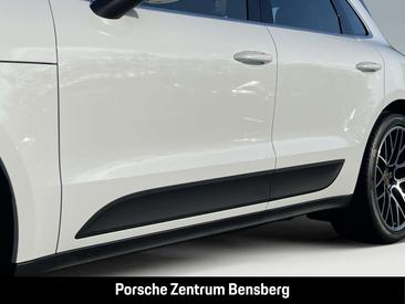 Porsche Macan — photo 18